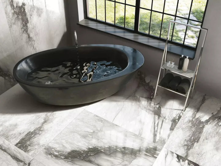 Sintered stone bathroom walls and vanities