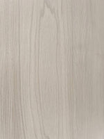 Gros plan d’un fin veinage bois vertical clair — pierre frittée White Walnut Wood Look