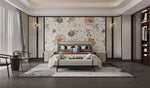 Mur décoratif floral crème derrière un lit dans une chambre en bois sombre — pierre frittée Flower Language Floral