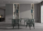 Panneaux muraux géométriques gris, blancs et bleu-vert derrière une table à manger en verre — pierre frittée Burano Pearl Abstract Geometric