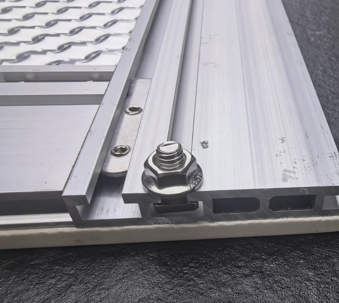 Concealed aluminum connector and fastener in a modular facade frame