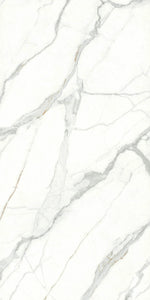 Placa blanca con largas vetas grises diagonales ramificadas: piedra sinterizada Libes White Breccia Look